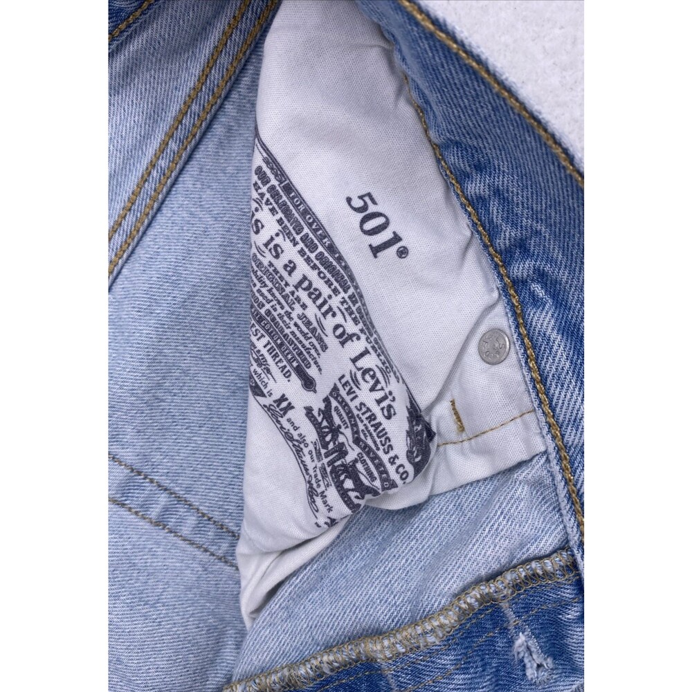 Levi's 501 Women Distressed Cutoff Shorts Light Wash Denim Jeans Button Fly W32 - Picture 6 of 12